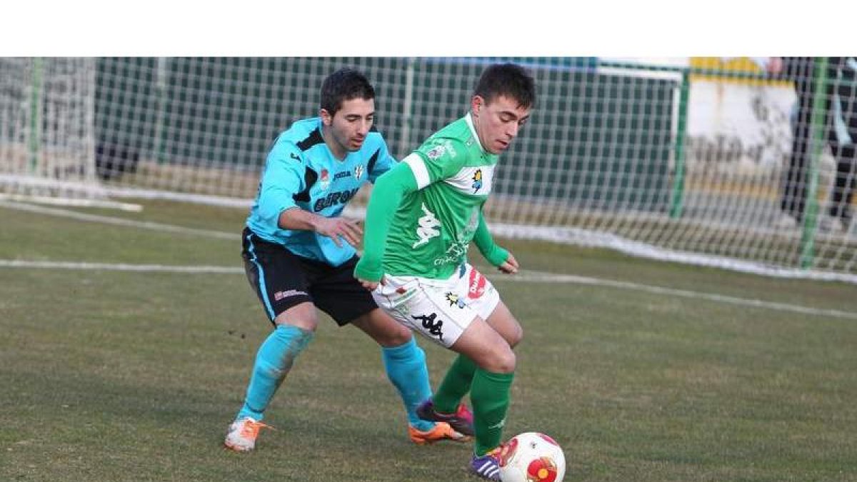 Diego, a la derecha, podría perderse el partido del próximo domingo ante el Lealtad.