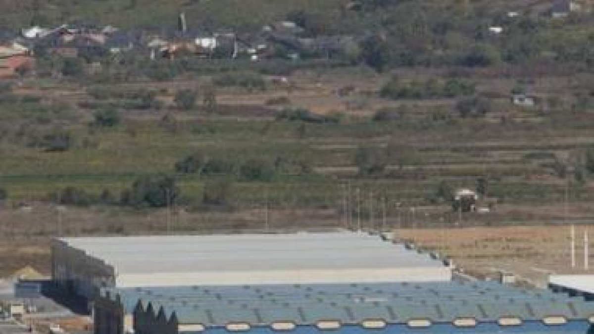 Las plantas de Vitro Cristalglass en La Rozada, en Villadecanes-Toral