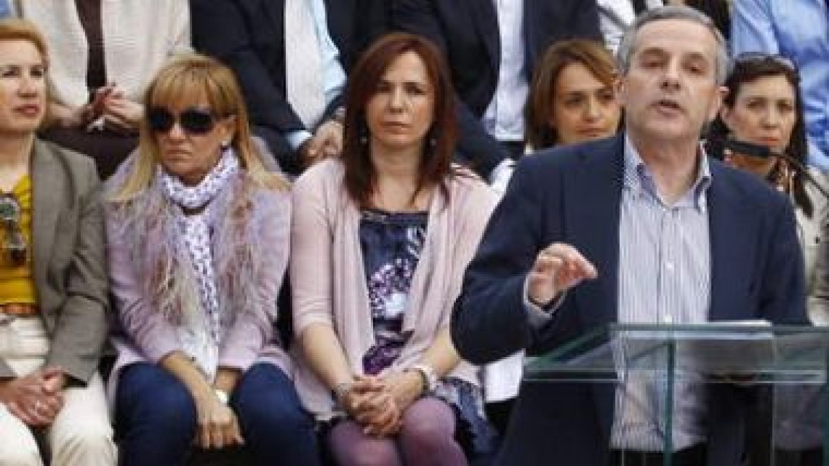El candidato del PP, Emilio Gutiérrez, en un momento del acto público que protagonizó.