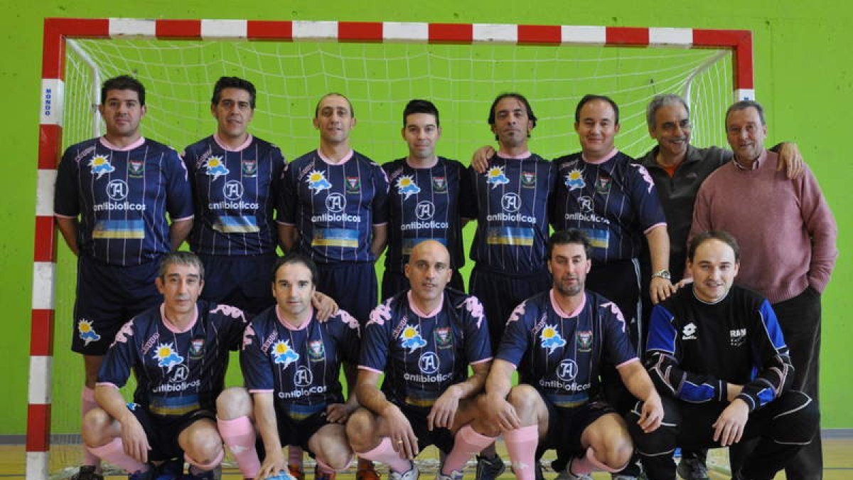 Formación del Divervacaciones Cefa, que juega la Liga Antibiotícos.