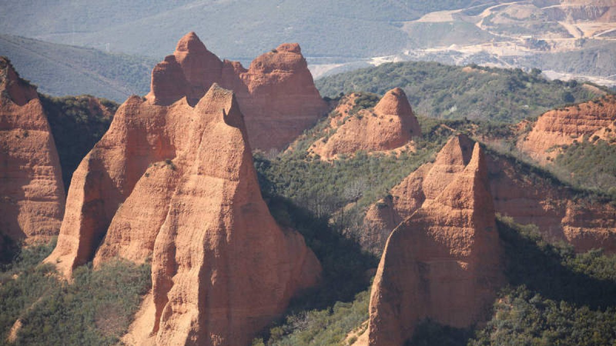Las Médulas son uno de los grandes reclamos de las Jornadas Europeas de Arqueología. BENITO ARNÁIZ