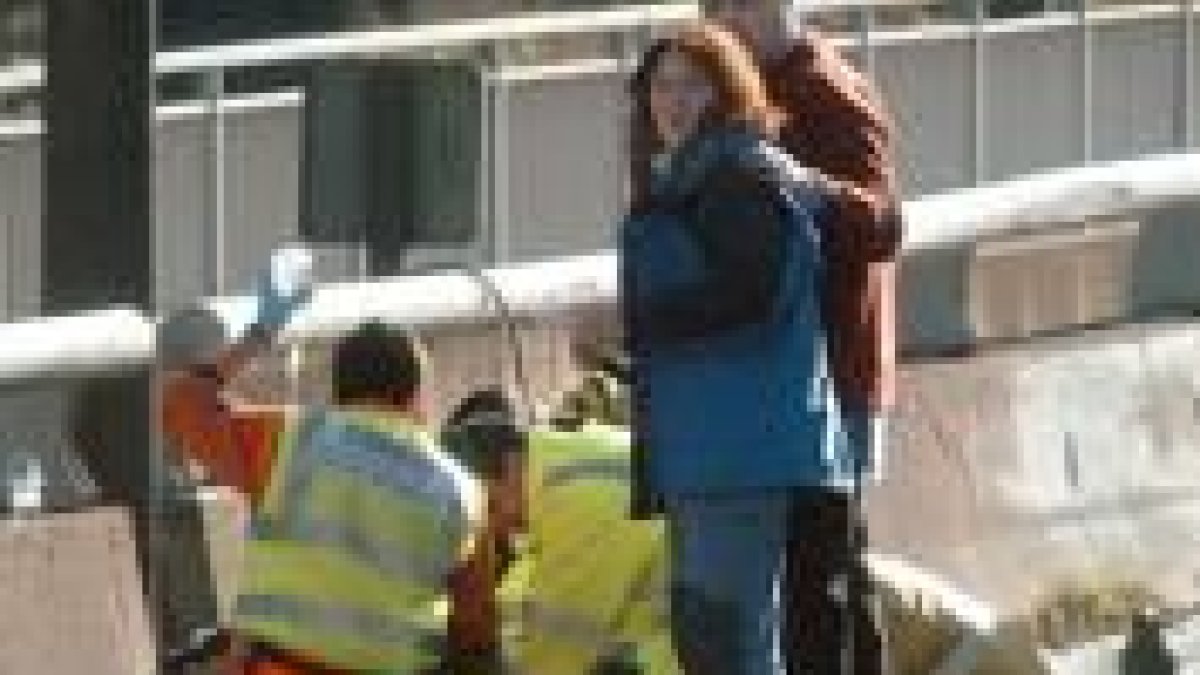 Los servicios de urgencia atienden a uno de los heridos