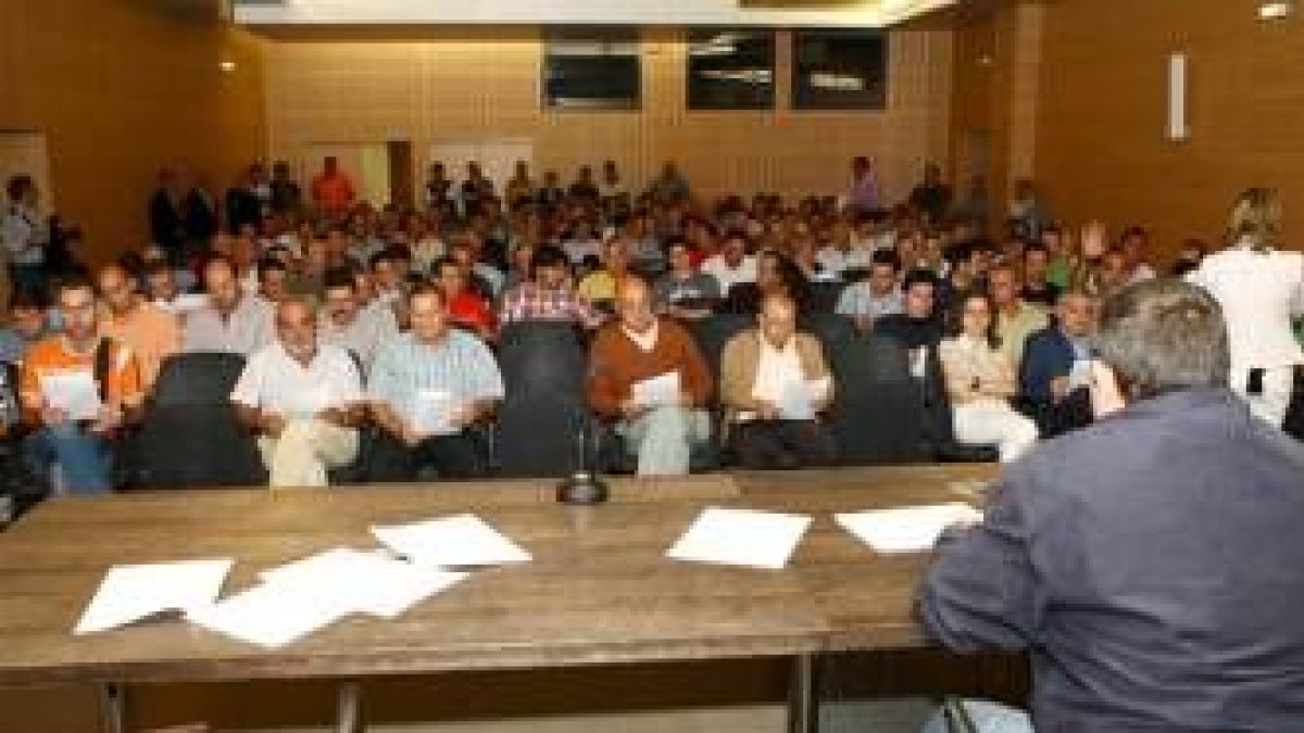 Asamblea de Altradime; la asociación mantiene el paro pese a que Conetrans firmó con el Gobierno