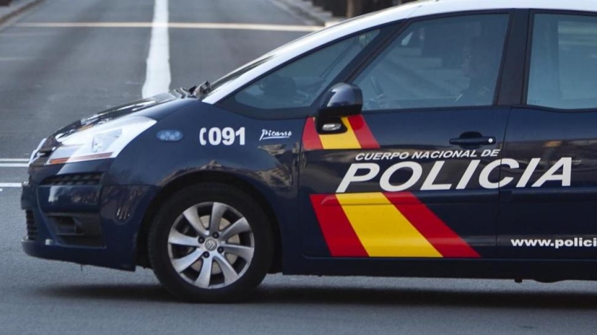 Un vehículo de la Policía Nacional
