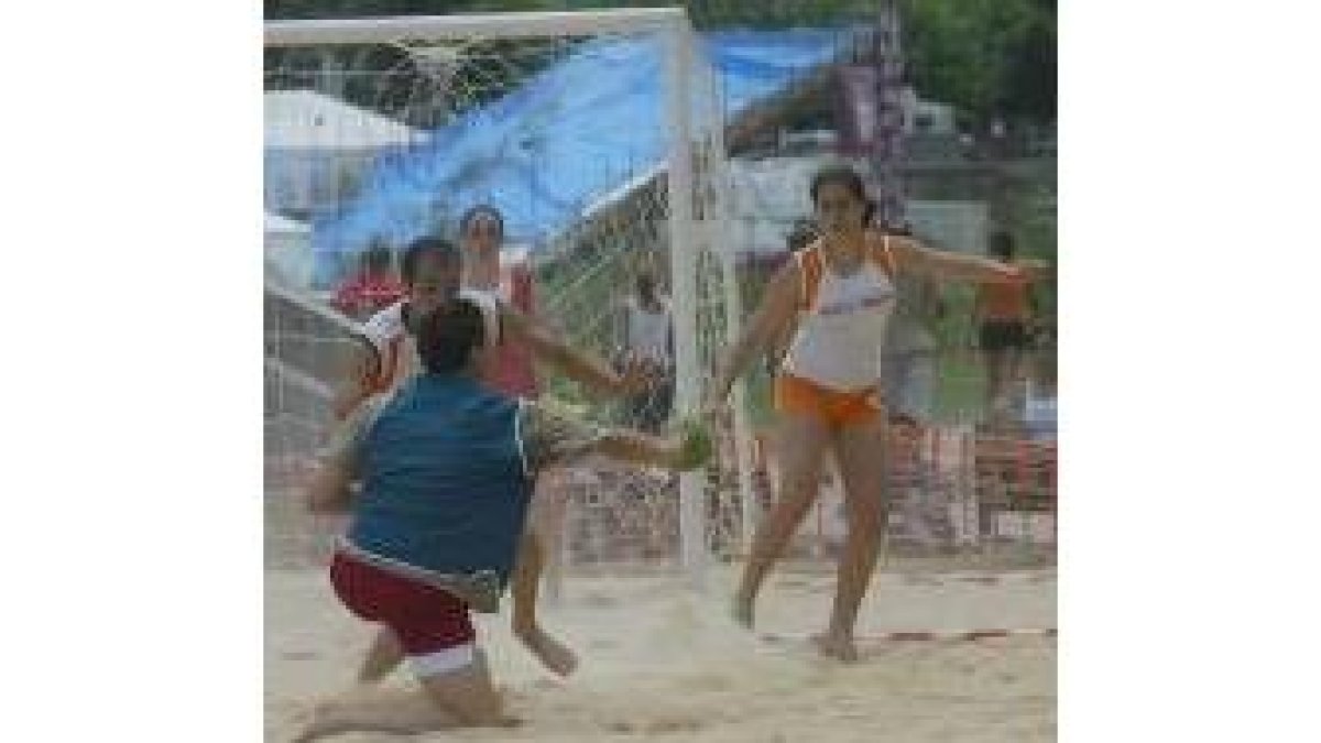 Muchos optaron por el voley playa