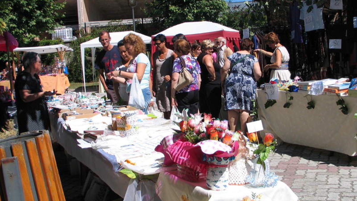 El mercado estuvo muy concurrido en la villa faberense.