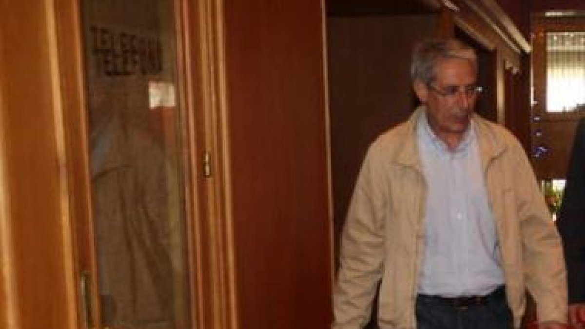 Dionisio Elías fue cesado ayer como consejero económico de la Cultural.