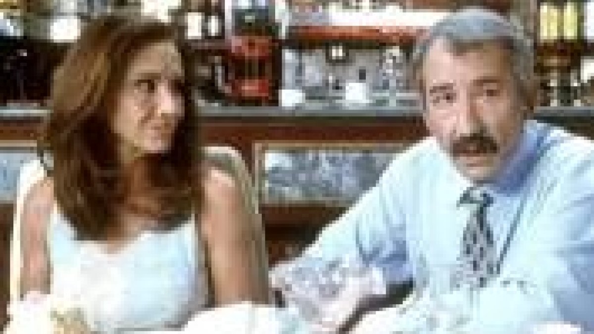 Ana Belén y José Sacristán en una escena de la película