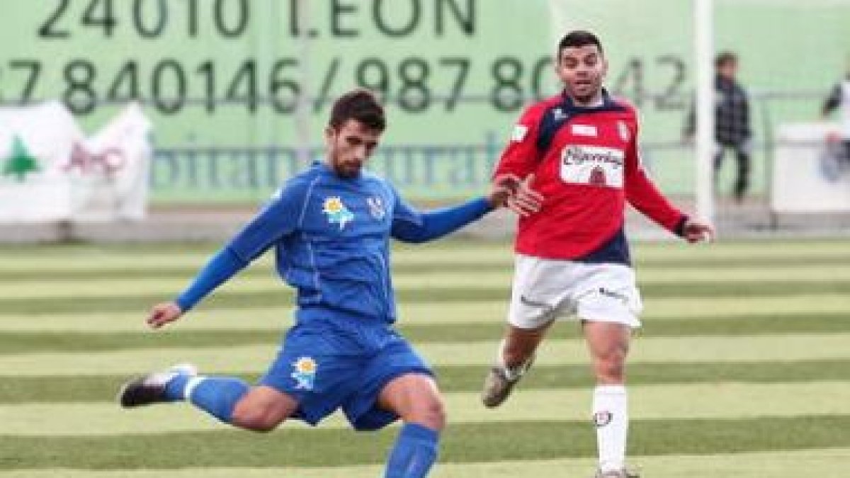 Edgar, a la izquierda, podría volver al once titular huracanista una vez cumplida su sanción.