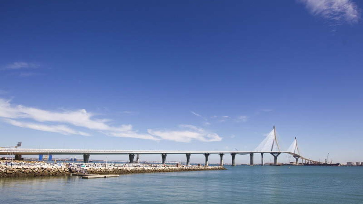El puente Constitución 1812, recientemente inaugurado