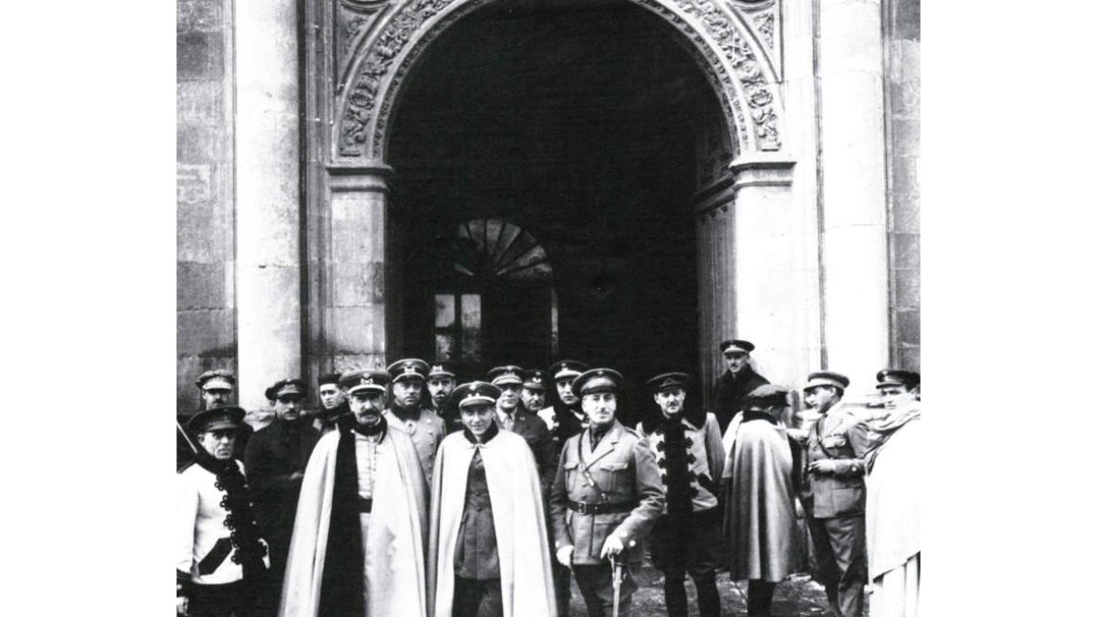 Celebración de la fiesta de Santiago Apóstol, patrón del Arma de Caballería, en el año 1925.