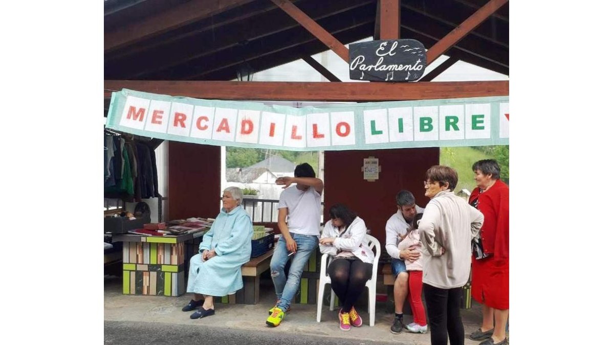Mercado del trueque de Algamariños. CEBRONES