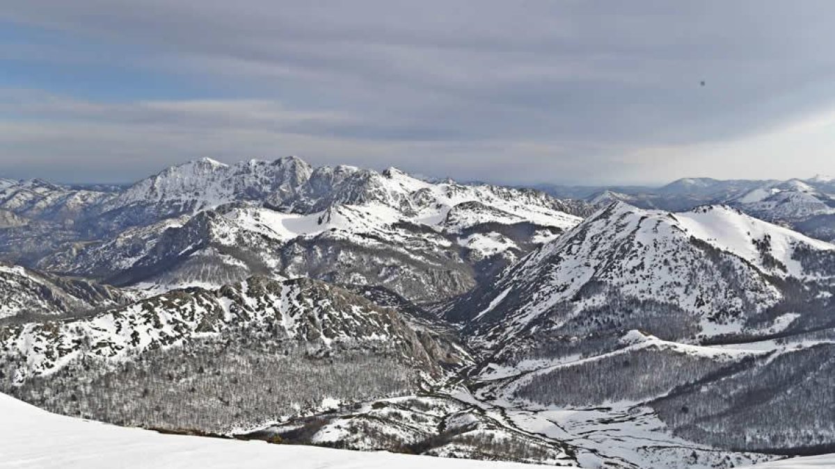  Los espesores rondarán los cinco centímetros por encima de los 1.200 metros.