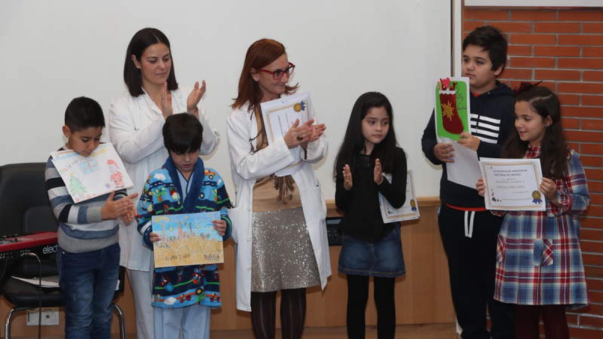 La fiesta infantil premió a los autores de los mejores dibujos. L. D. M.