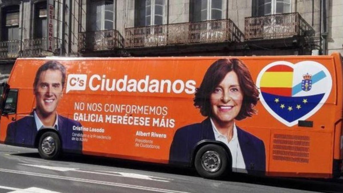 Autocar de ciudadanos con tres errores.