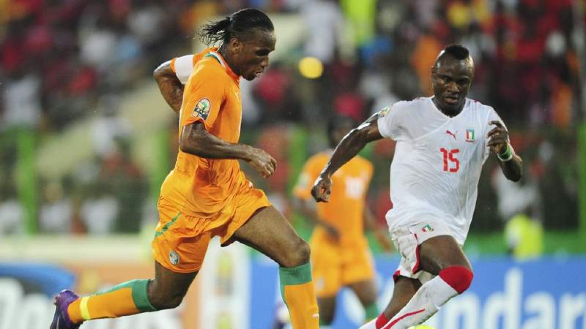 Drogba fue esta vez letal en contra de los intereses de Guinea.