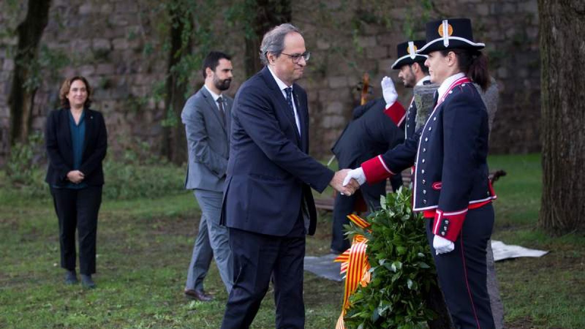 Torra, Torrent y Colau en la ofrenda a Lluís Companys. QUIQUE GARCÍA