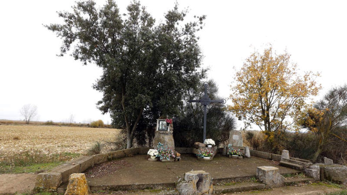 El municipio de Bustillo del Páramo cuenta con 1.300 habitantes y ocho núcleos de población. Su principal motor económico es la agricultura, aunque también alberga algo de ganadería.