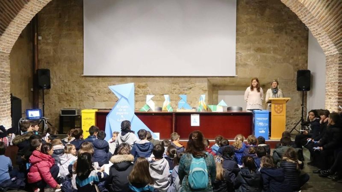 Recepción del 'Vuelo de la pajarita' el 30 de octubre en el Palacio del Conde Luna.