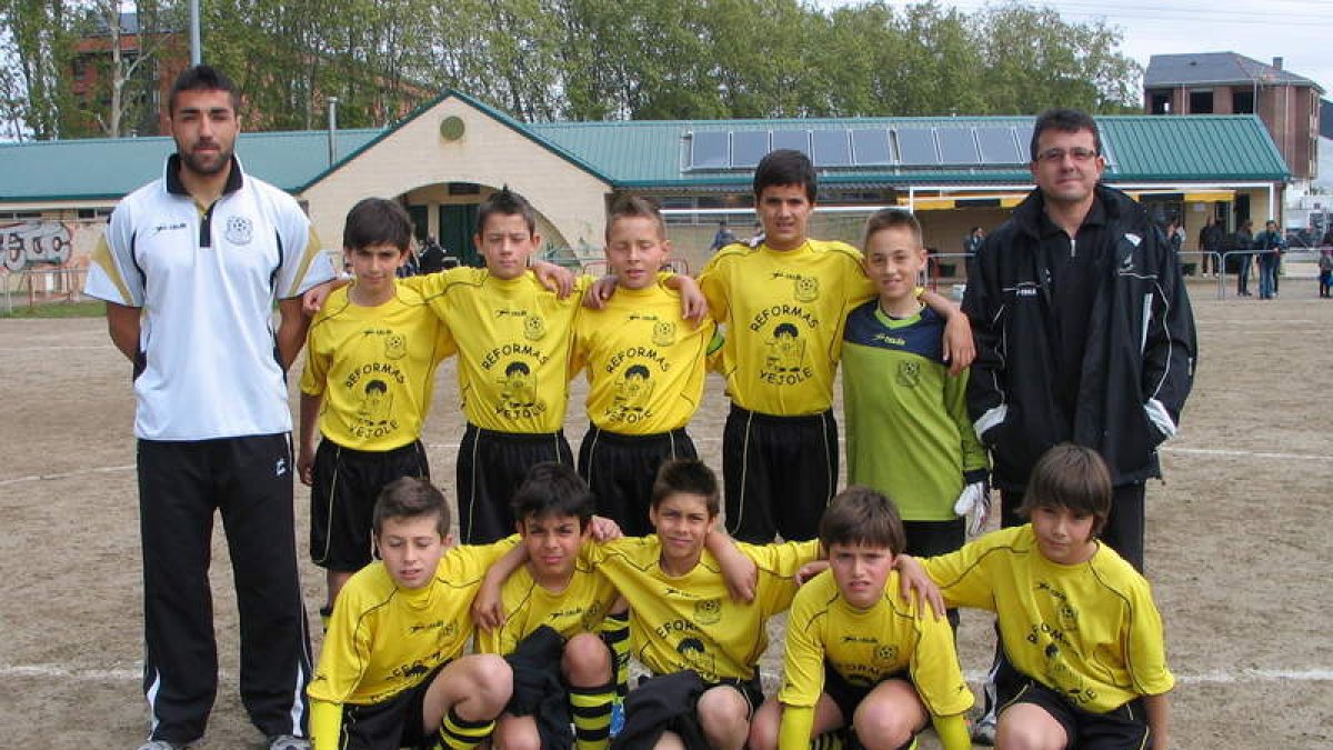 Formación del equipo de la Peña alevín.