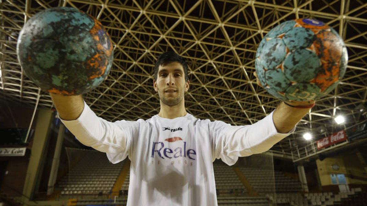El club aún no ha descartado la continuidad de Pedrag Dacevic.