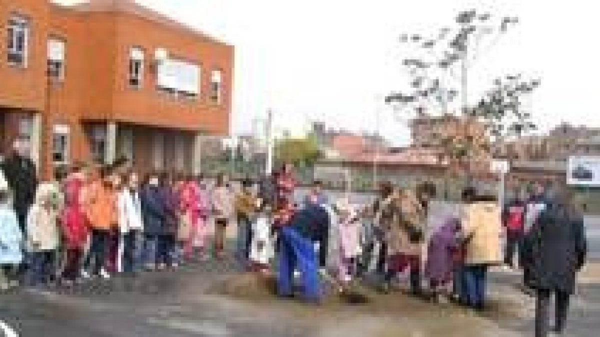 Los estudiantes de Seattle, en el ayuntamiento de la capital leonesa