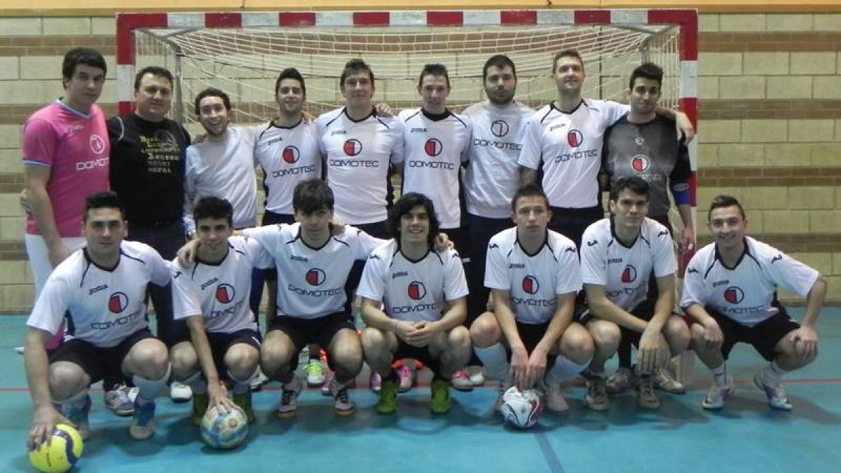 Formación del equipo del Domotec que sigue luchando por el subcampeonato de la Liga Asolefusa.