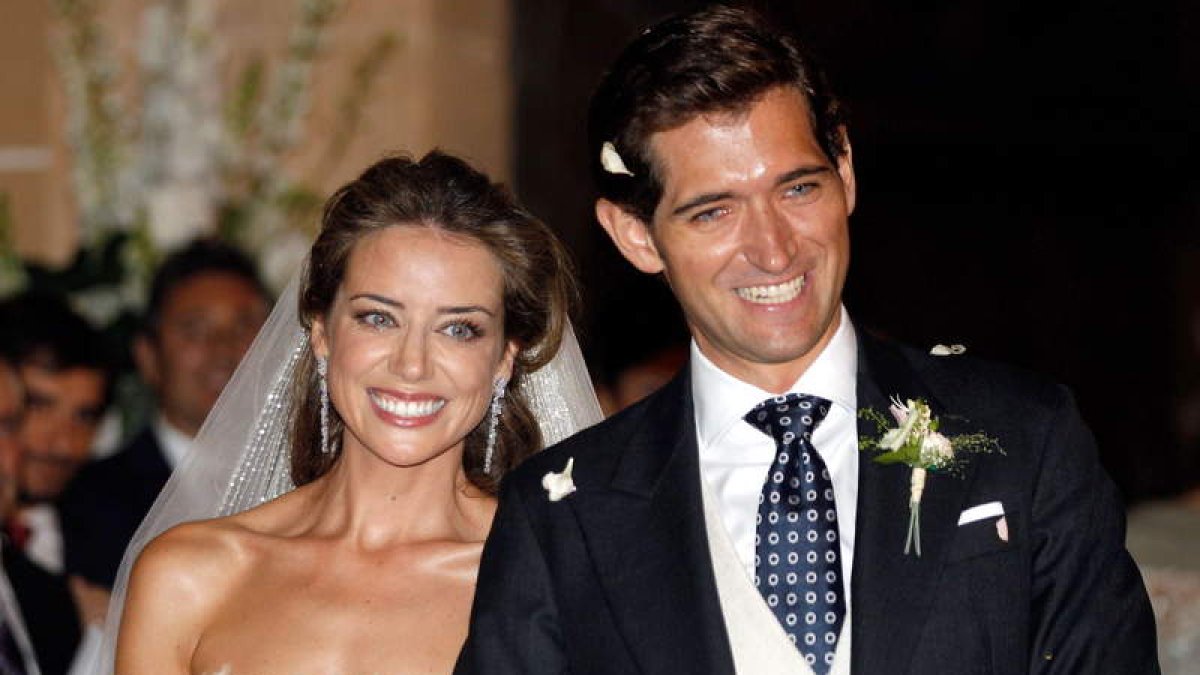 María Colonques, vestida por Elie Saab, y su ya marido.