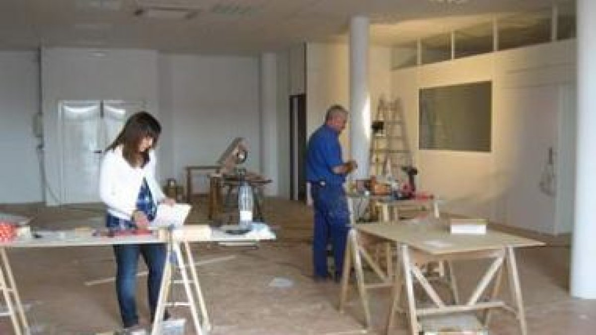 La empresa acondiciona estos días su sede provisional en el polígono de San Román.