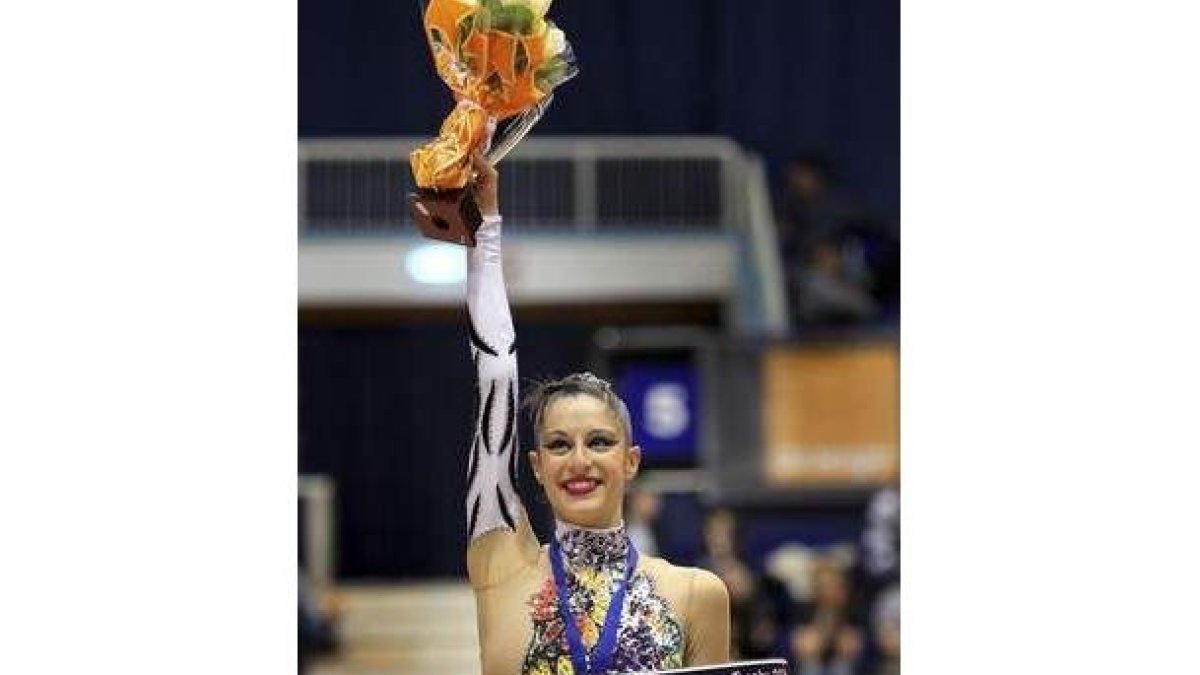 Carolina logró en Rumanía un resultado brillante. Fue segunda en la general y la mejor en mazas.