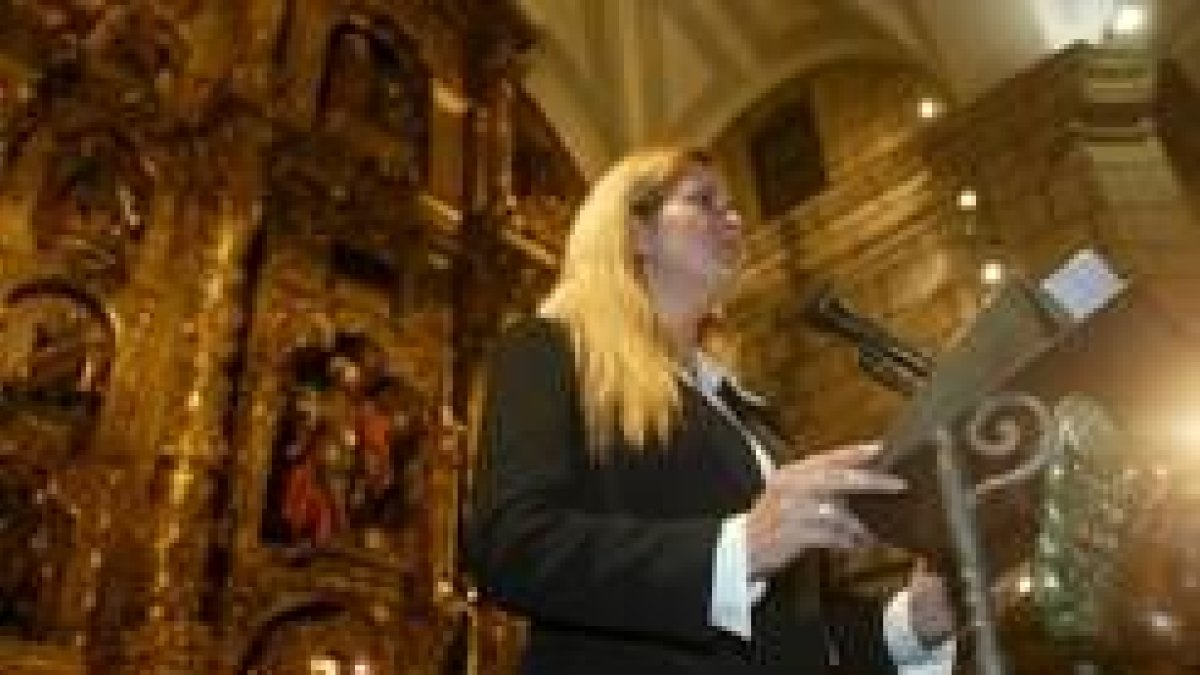 La profesora Margarita Torres, durante una de sus múltiples charlas y conferencias de divulgación