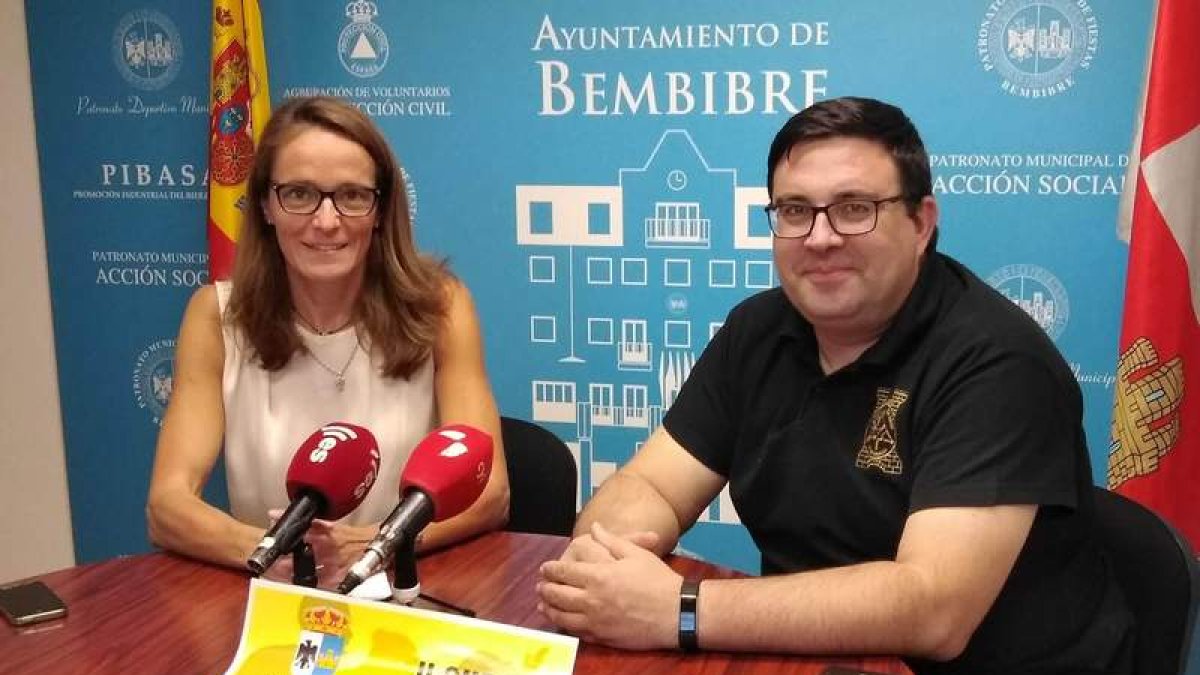Elsa García y Miguel Ángel Trejo, ayer en Bembibre. M.Á.C.