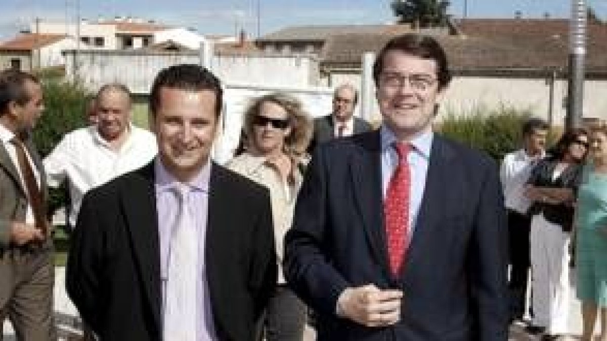 Mañueco inaugura el nuevo equipamiento de la Casa Consistorial de San Cristóbal de la Cuesta