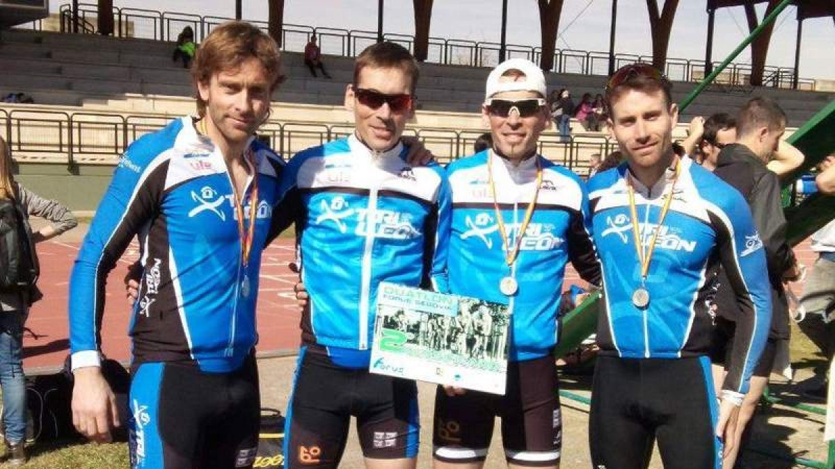 Salegui, Prieto y los hermanos Lazo, plata para el Trileón en el Duatlón por equipos de Segovia. DL
