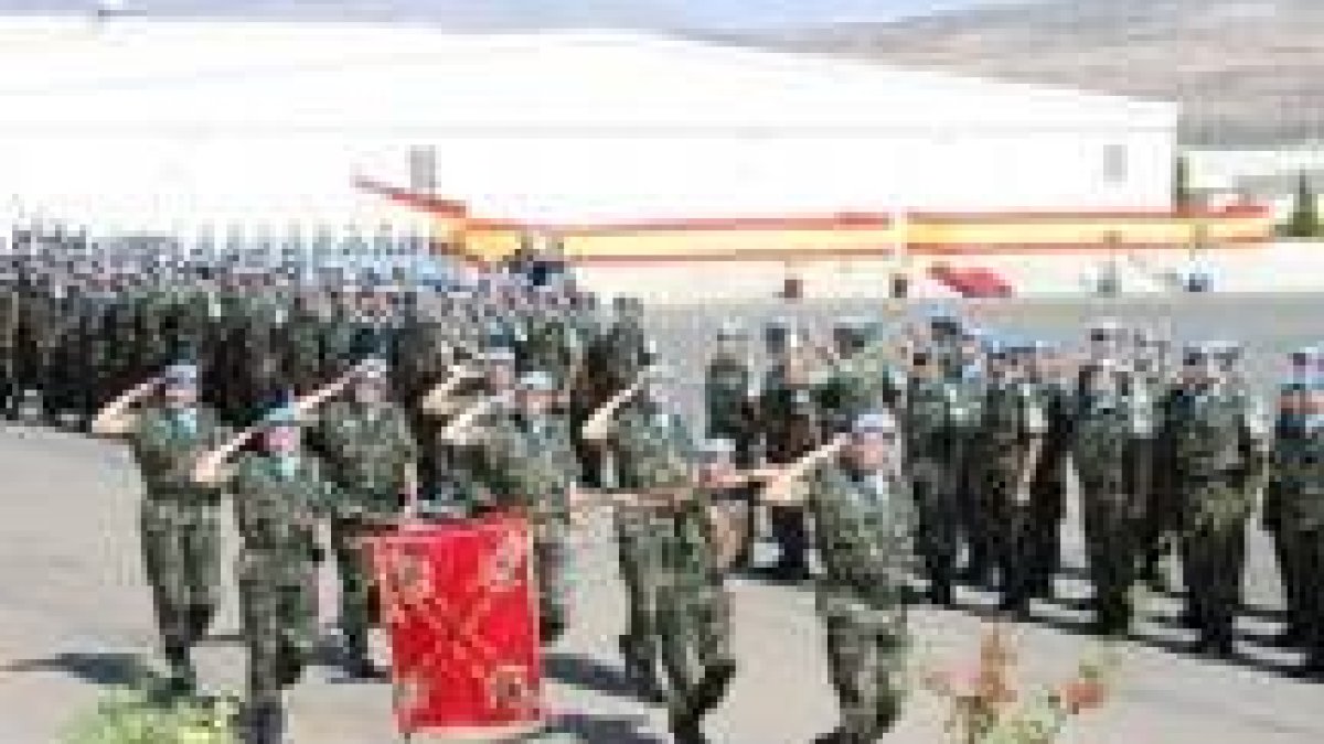Soldados españoles desfilan en el Líbano para celebrar la fiesta