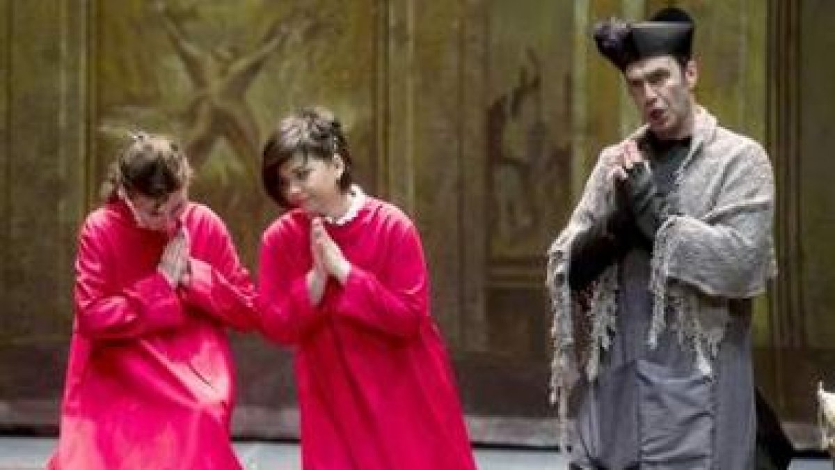 Una escena de la obra 'Tosca', de Puccini, que esta noche llega al Auditorio Ciudad de León