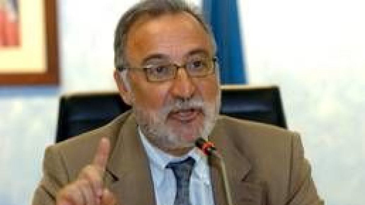El director general de Tráfico, Pere Navarro, durante la rueda de prensa celebrada ayer en Madrid