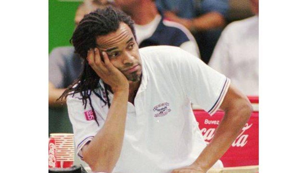 Yannick Noah, el último francés que ganó en Roland Garros.