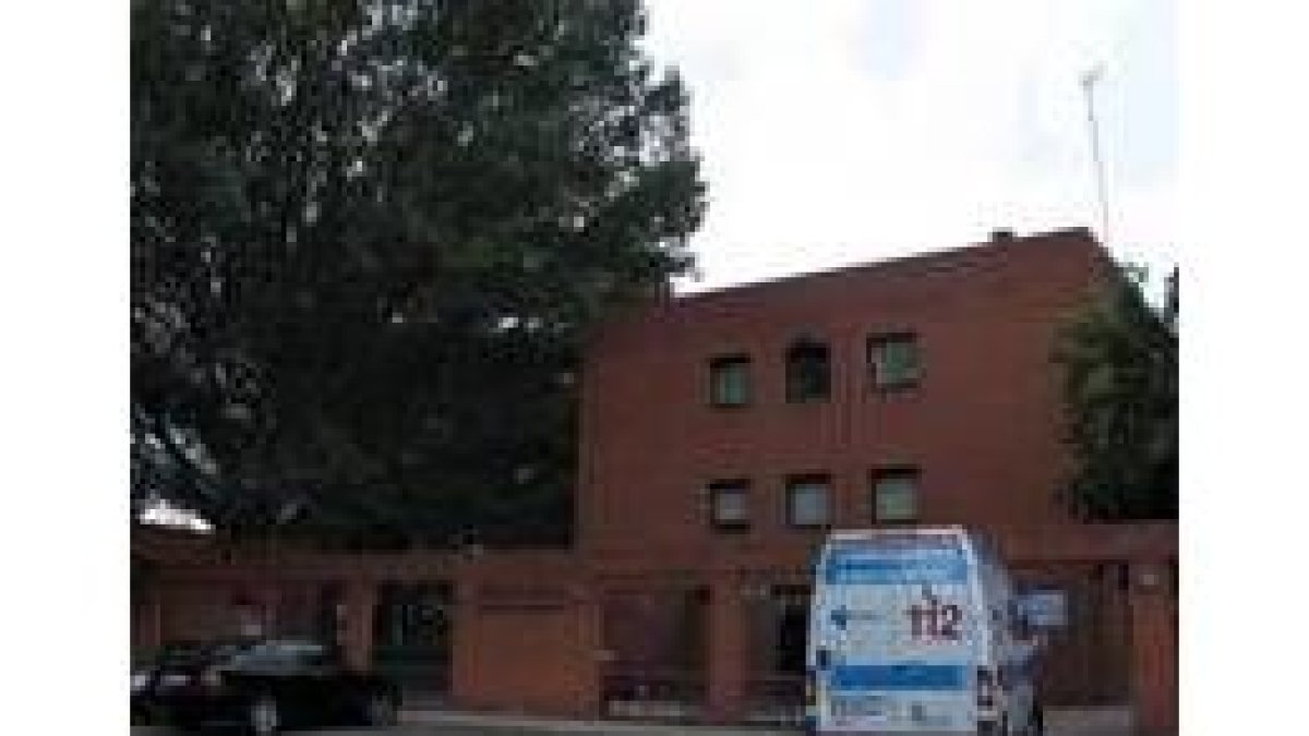 Los médicos de refuerzo atienden las urgencias del centro de salud de la comarca