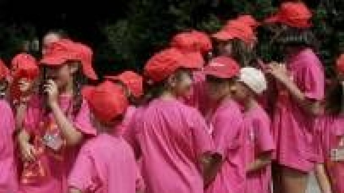 Niños del campamento urbano que se celebra en León durante el verano
