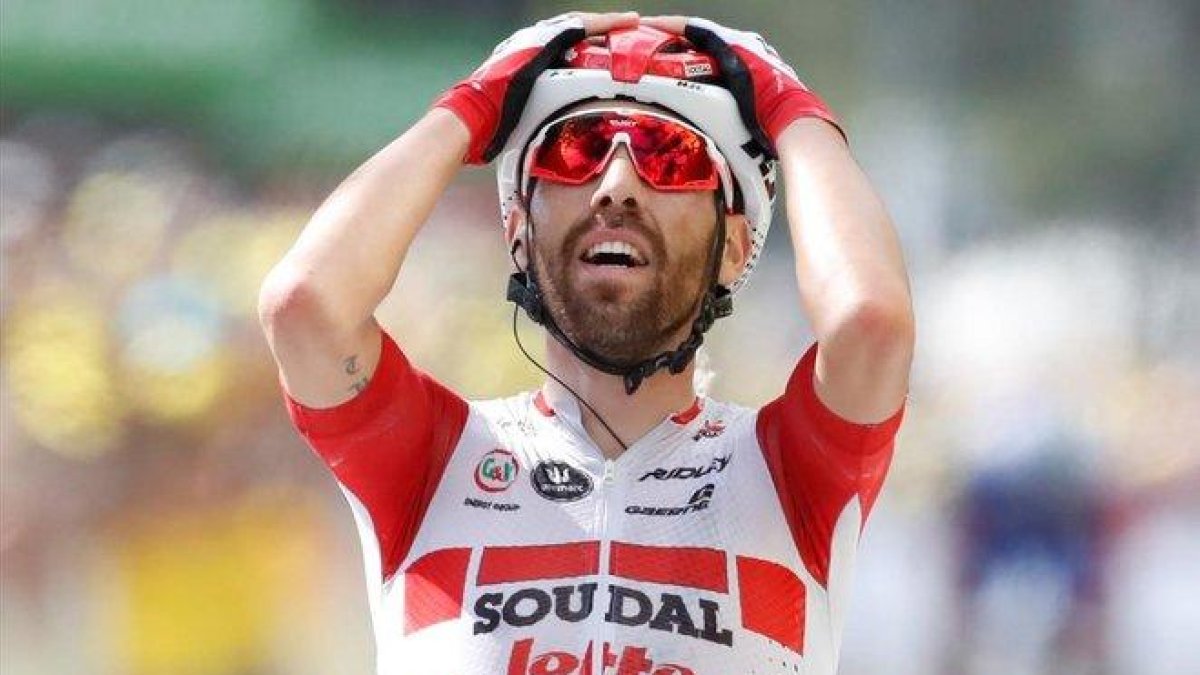 De Gendt celebra la victoria en Saint Étienne.