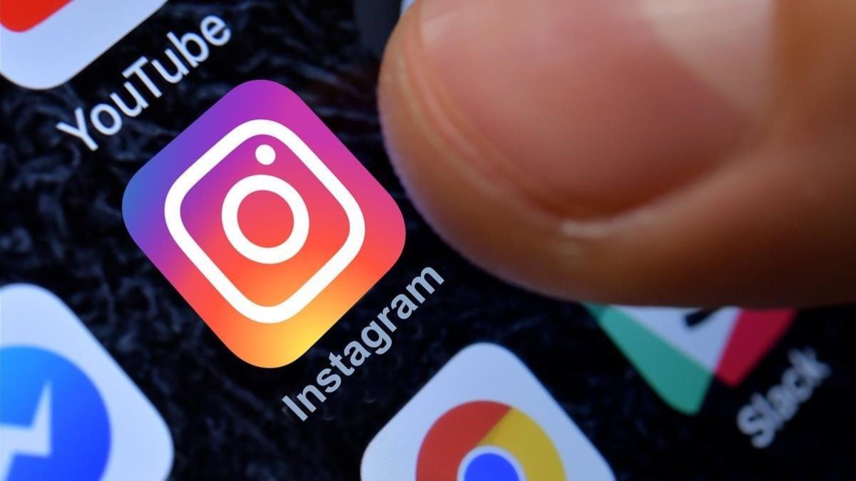 Logo de la aplicación de la red social Instagram en un smartphone.