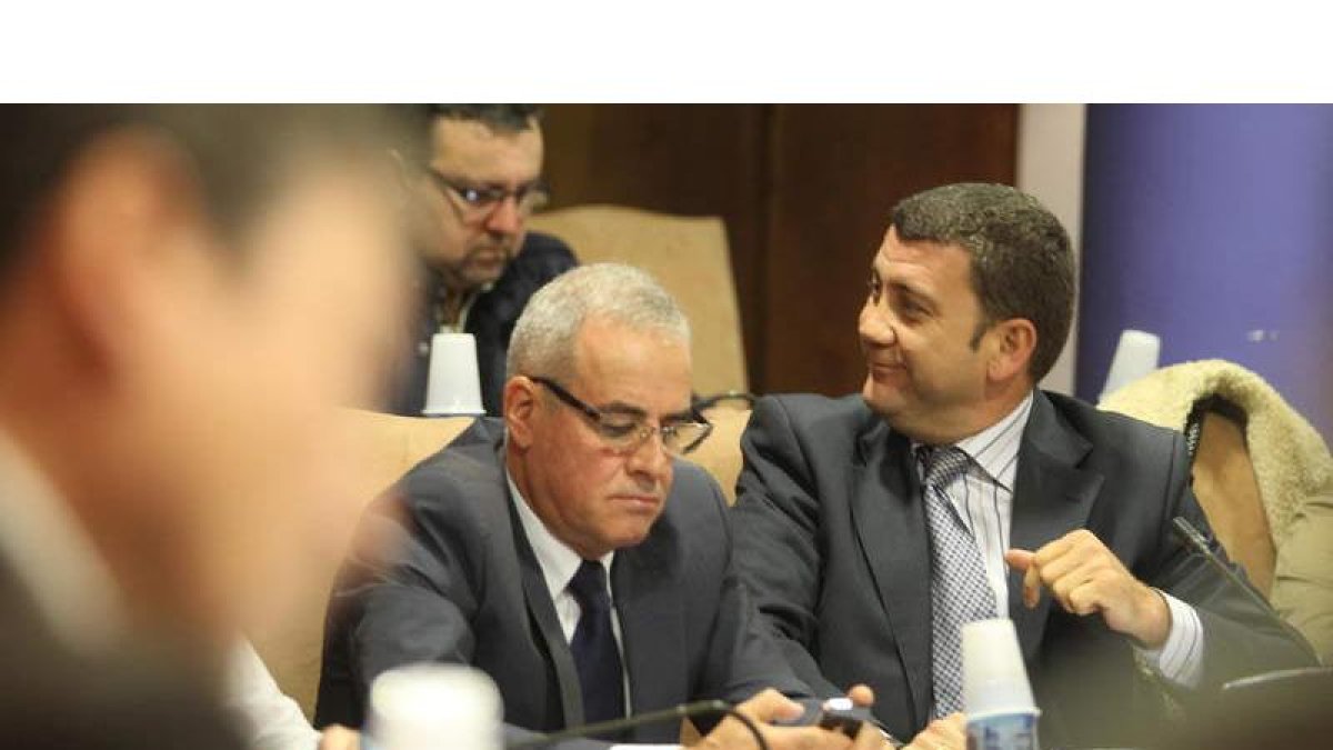 El debate del Pleno fue acalorado y estuvo marcado por los desencuentros entre Riesco (en la imagen) y Folgueral.