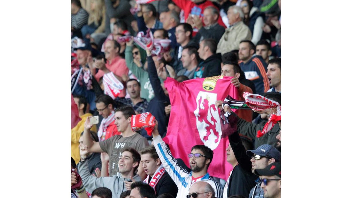 La afición recibirá al equipo a las puertas del estadio para darle su apoyo y ánimos. SECUNDINO PÉREZ