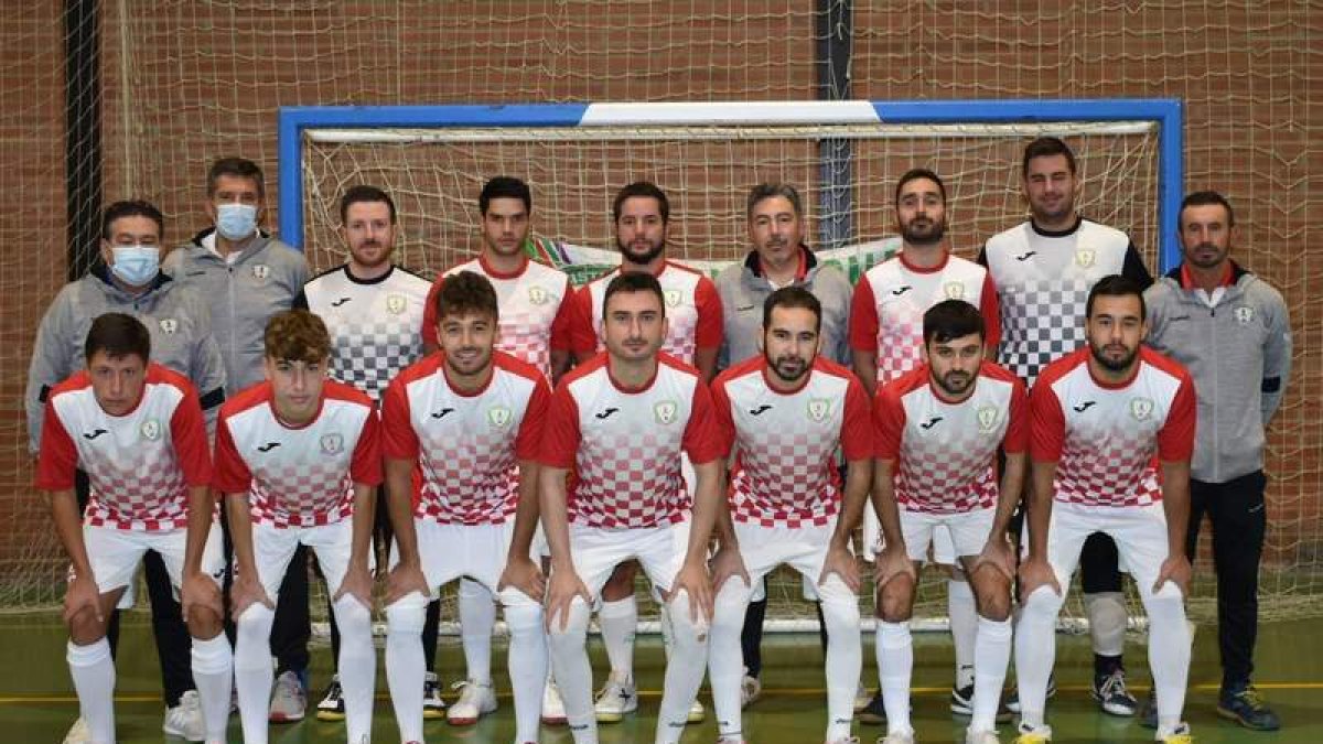 Formación del equipo del Cistierna FS que milita en la Tercera División. CAMPOS