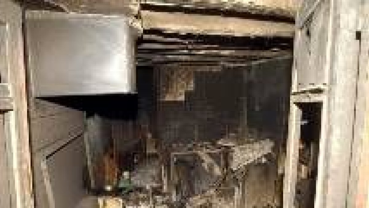 Estado en el que quedó la casa tras el incendio