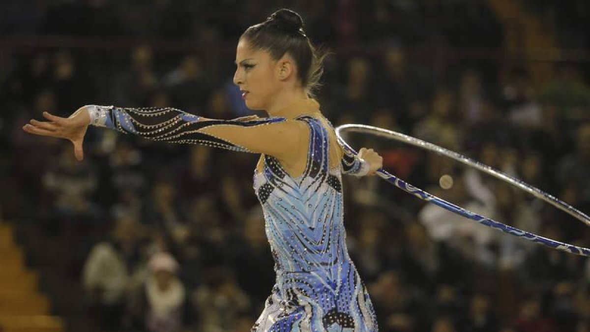 Carolina contabilizó en aro una puntuación de 27,900, la mejor como en el resto de aparatos.