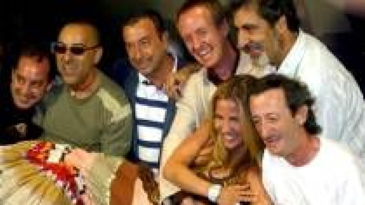Los actores y el director de «Ninette» en su estreno en Madrid