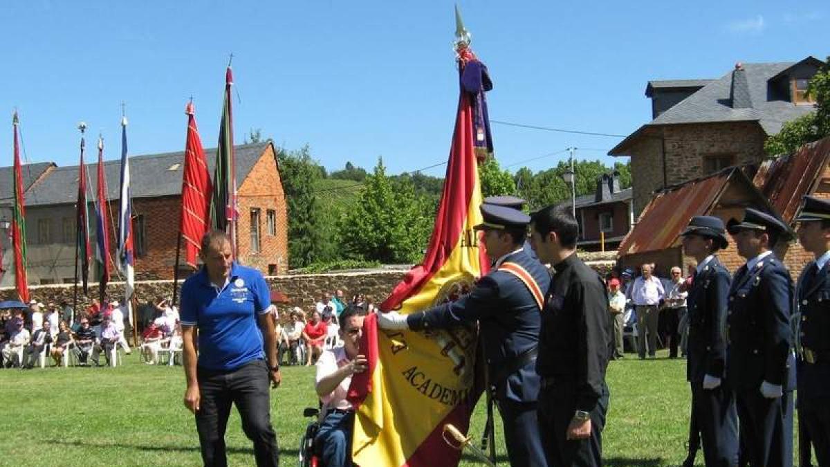Un momento de la primera jura de bandera en el Bierzo.