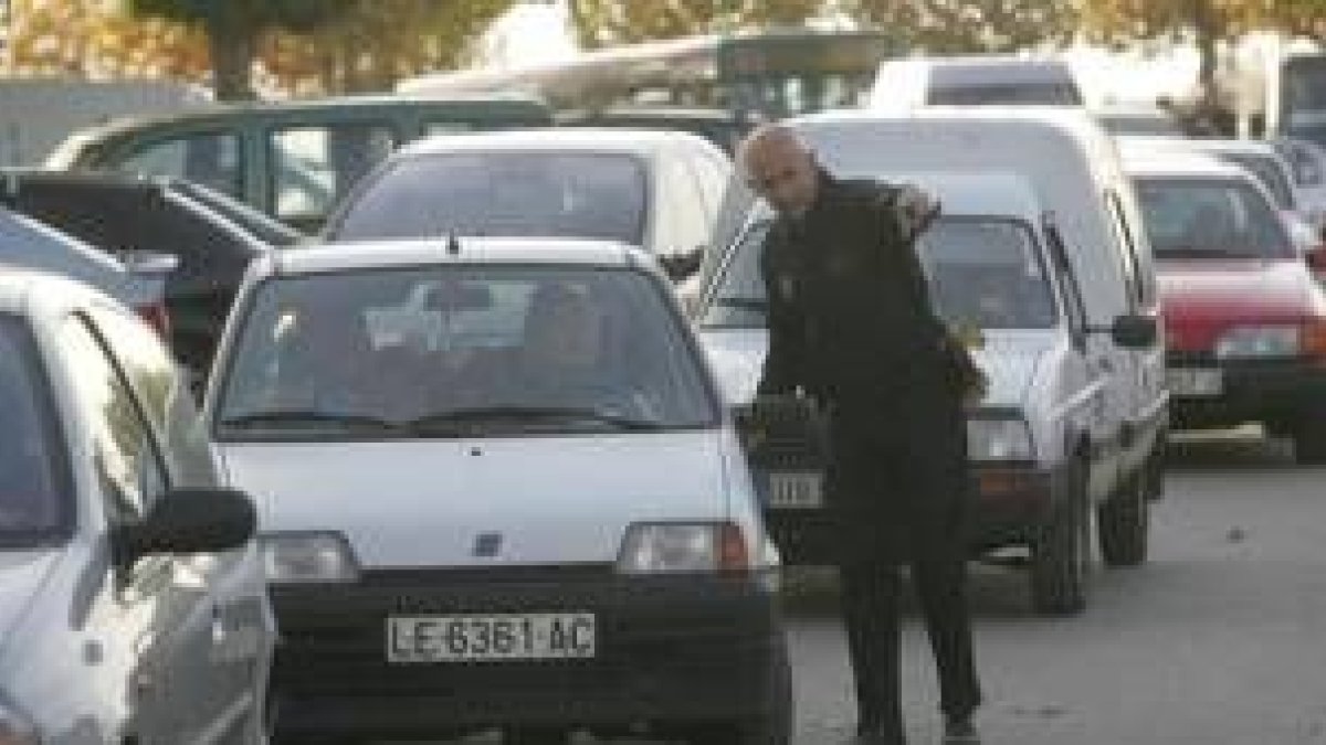 El tráfico fue ayer más denso que otros días con destino al cementerio